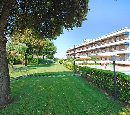 River Palace 4*