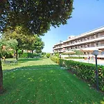 River Palace 4*