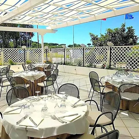 River Palace מלון 4*