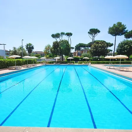 מלון River Palace טרצ'ינה