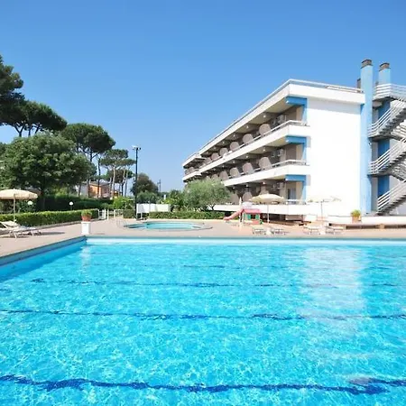 River Palace טרצ'ינה